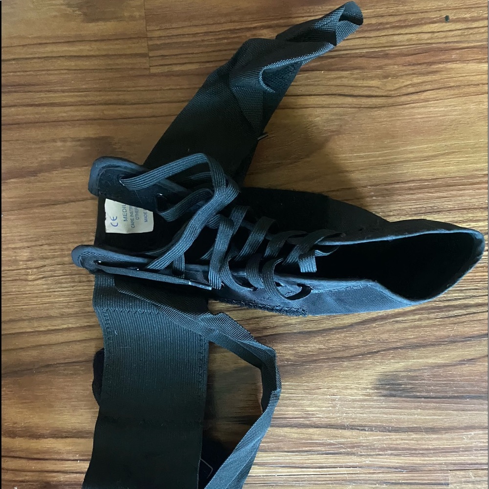 Procare stabilizing ankle support